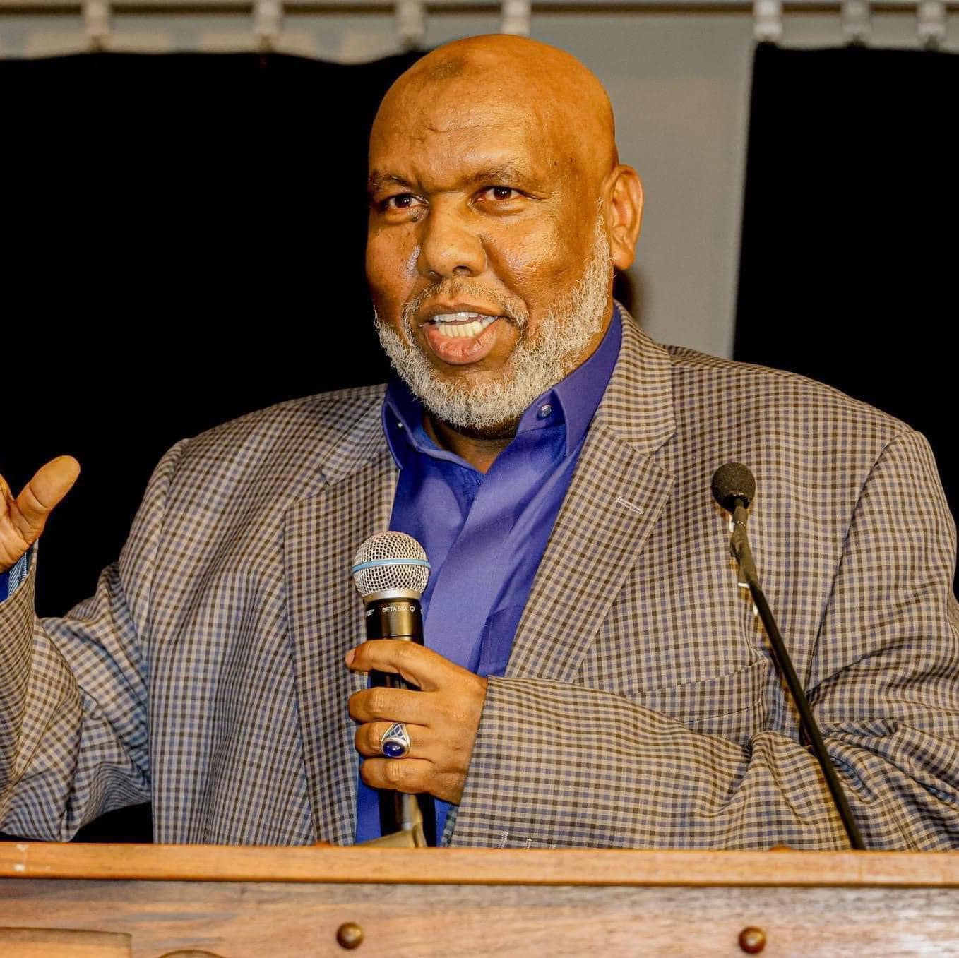 Muslim religious leader health discussion